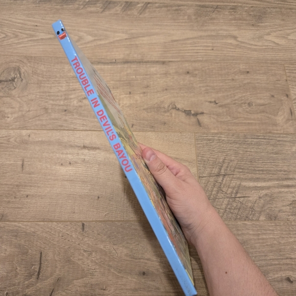 3/$15 Vintage Disney's Rescuers In Trouble in‎ Devil's Bayou Book Summer Reading - Picture 9 of 10